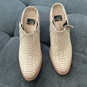 FREEBIRD by STEVEN | Shae Mule